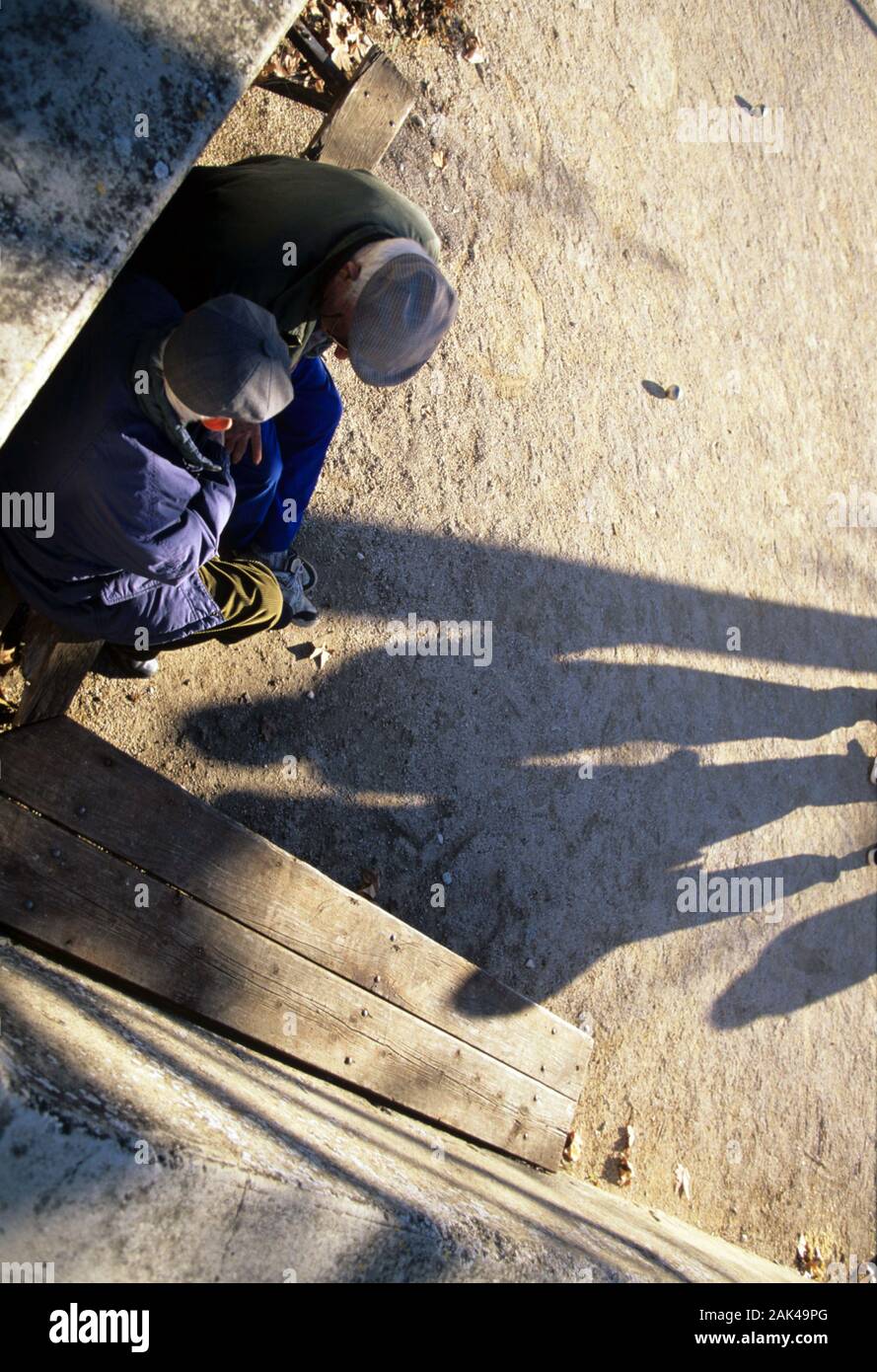 France : Provence - Les personnes âgées sont à l'affiche Boule à Bédoin | utilisée dans le monde entier Banque D'Images