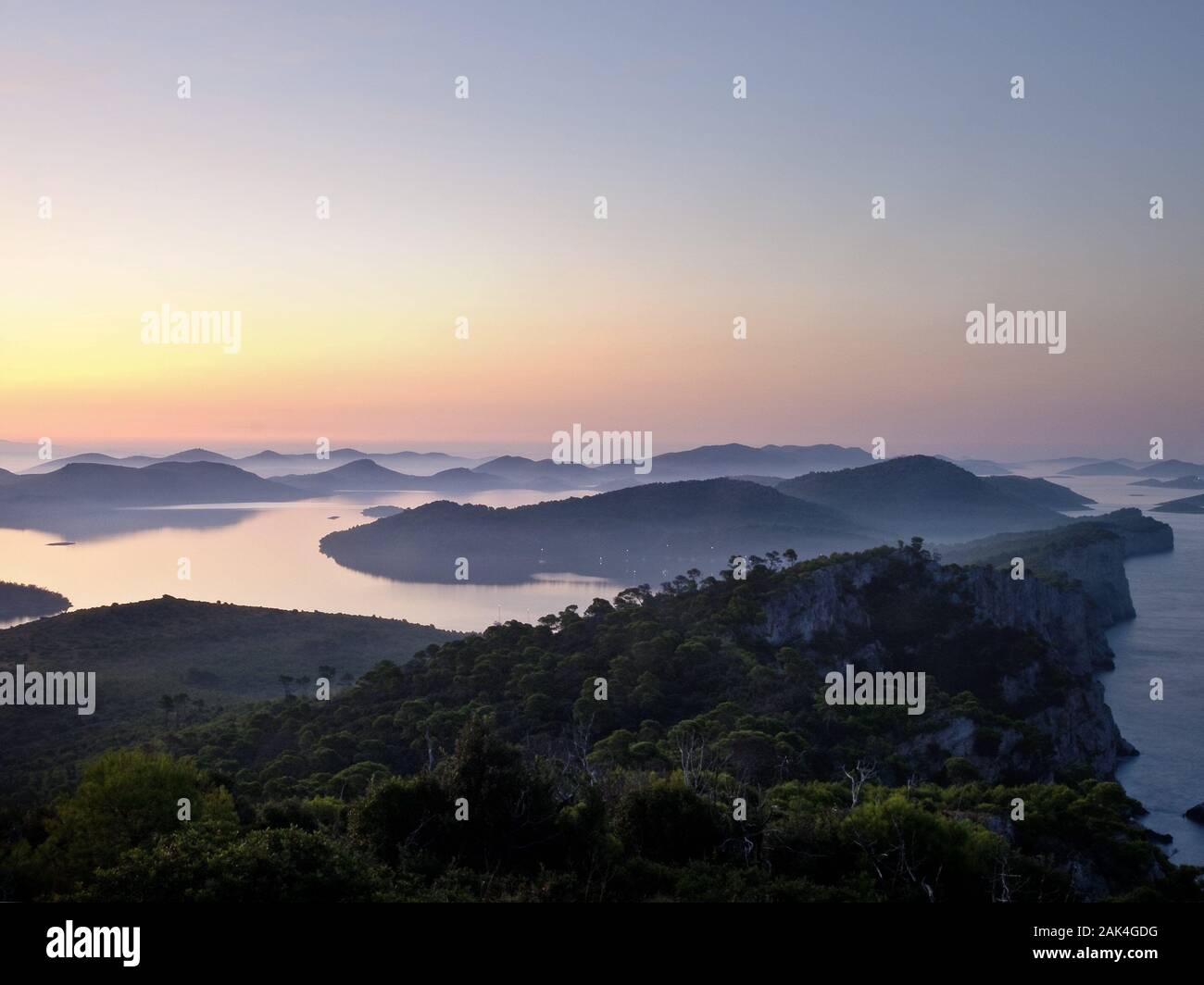 Blick auf die Inselgruppe Kornaten von der Insel Brac aus gesehen, Kroatien | utilisée dans le monde entier Banque D'Images