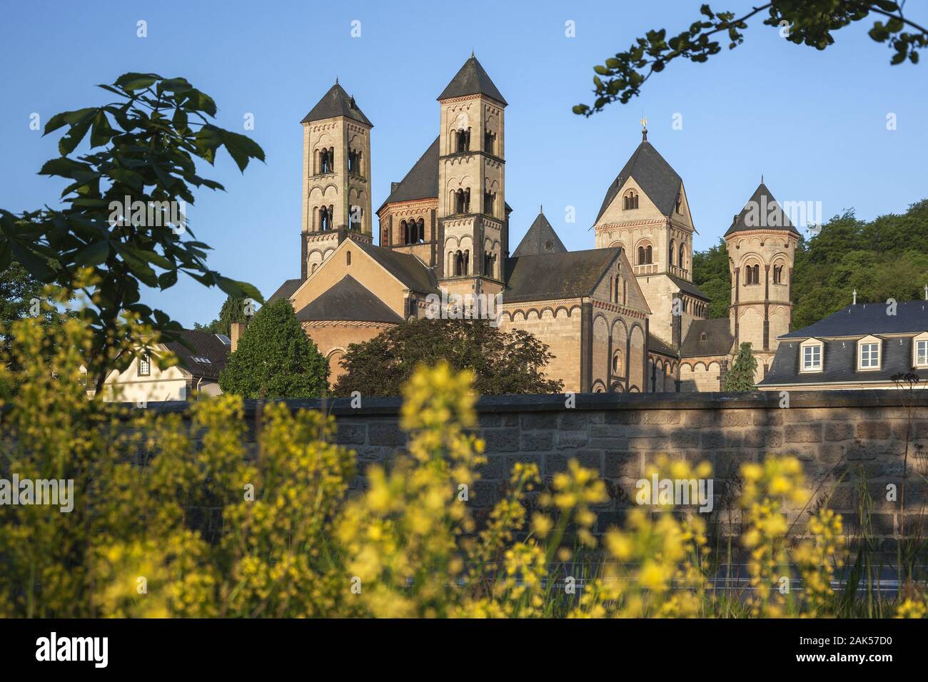 Abteikirche von Maria Laach, Rhein | conditions dans le monde entier Banque D'Images