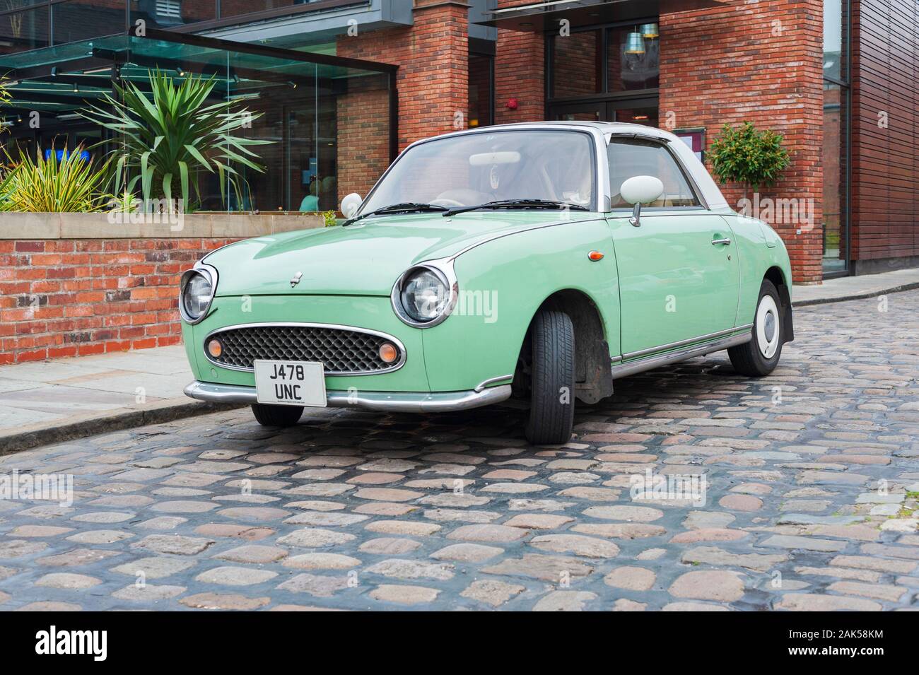 Voiture des années 90 Banque de photographies et d’images à haute résolution Alamy