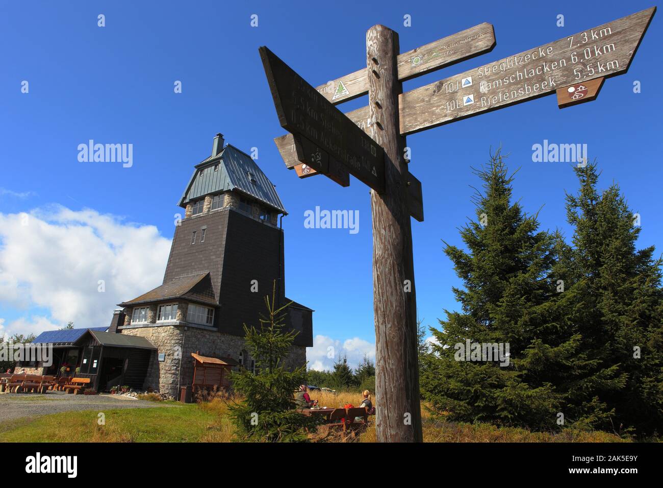 Herzberg am Harz : un Wanderwegweiser Hanskuehnenburg der Harz, dans le monde d'utilisation | Banque D'Images