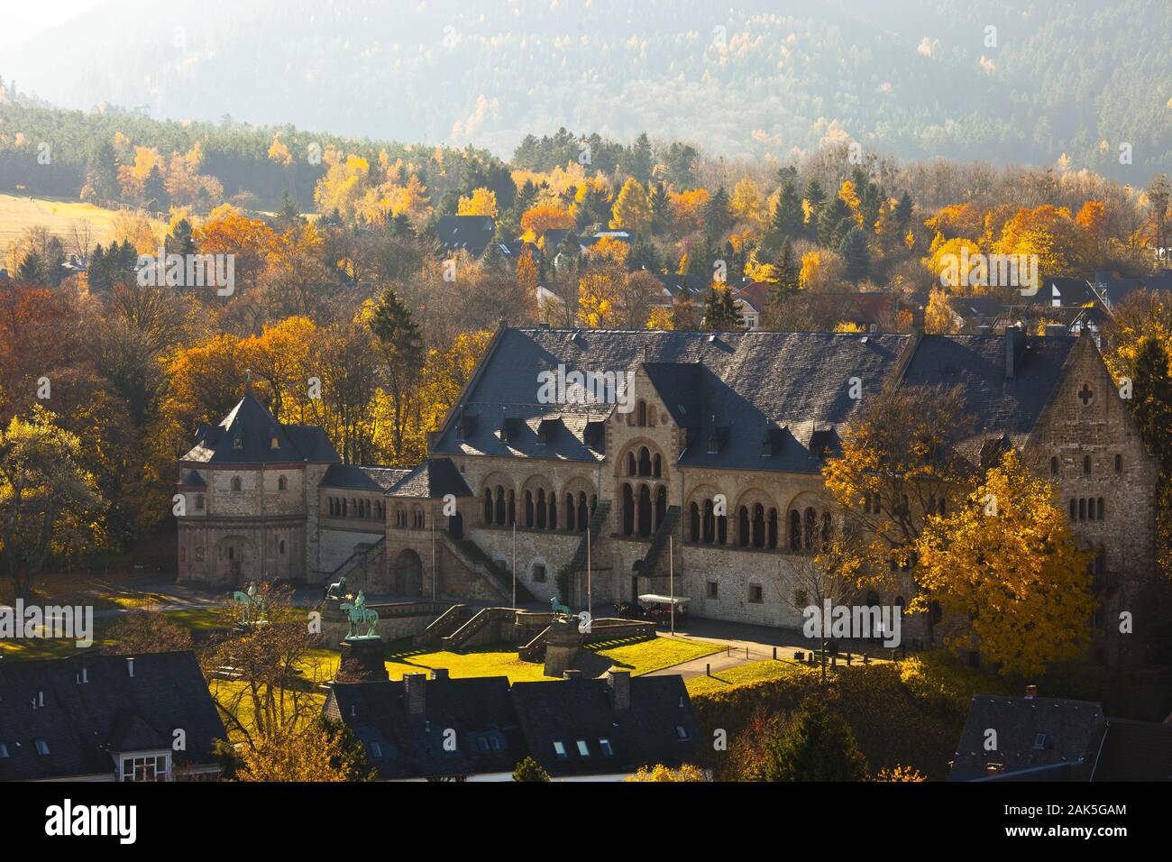 Goslar : Herbstimmung rund um die Kaiserpfalz, Harz | conditions dans le monde entier Banque D'Images