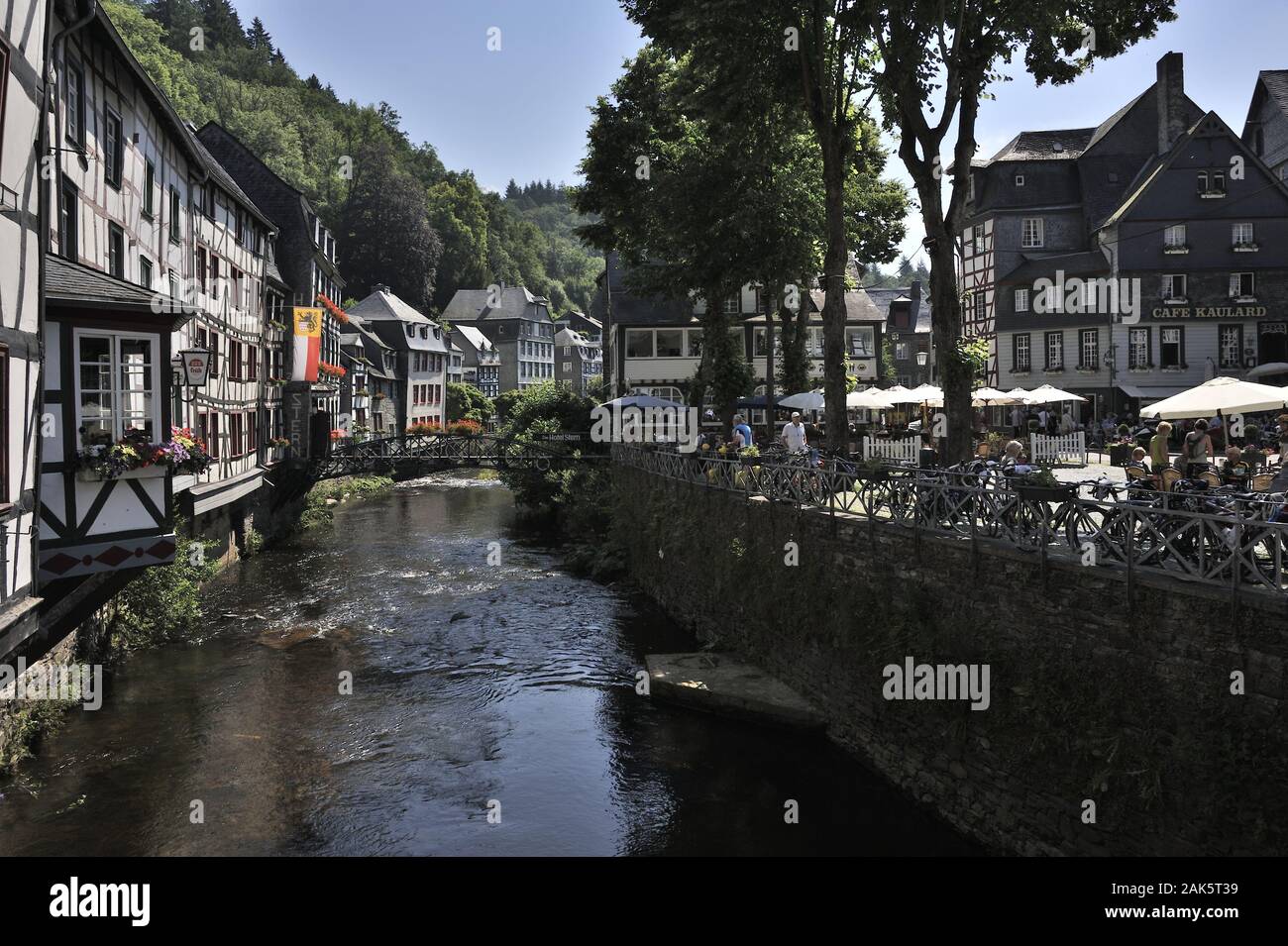 Monschau : Haeuser Entlang der Rur, Eifel | conditions dans le monde entier Banque D'Images