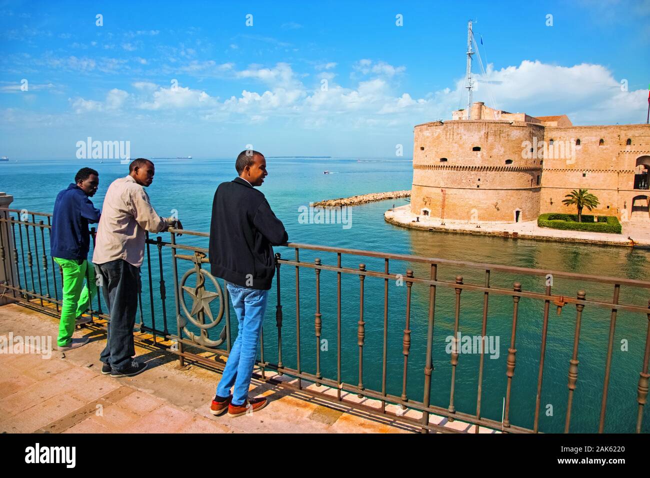 Taranto : Château Aragonais auf der Isola del Borgo Antico, Ibiza | conditions dans le monde entier Banque D'Images