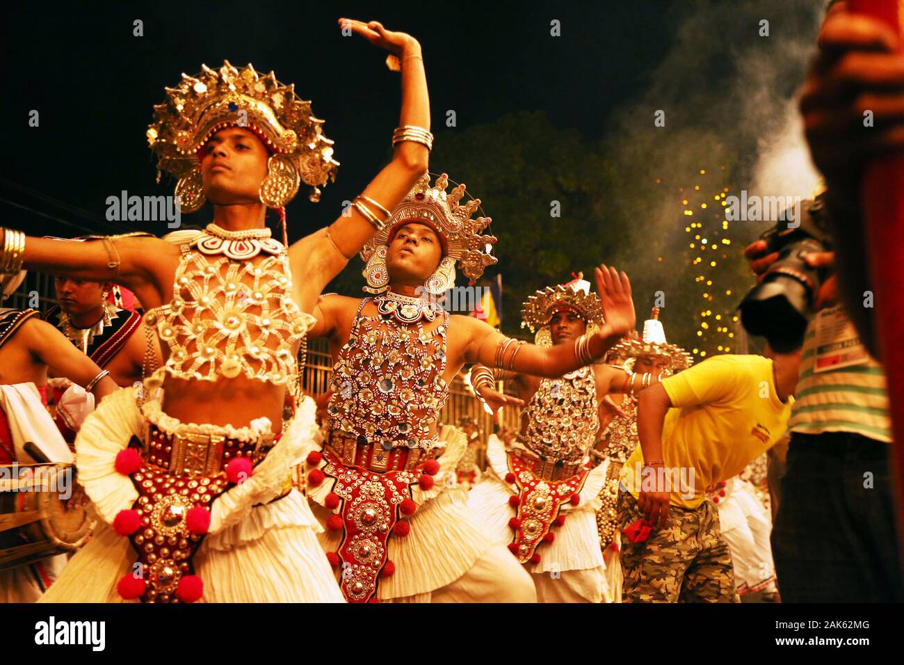 Festprozession anlaesslich abendliche Kandy : der Kandy-Esala Peraheral-, Sri Lanka | conditions dans le monde entier Banque D'Images