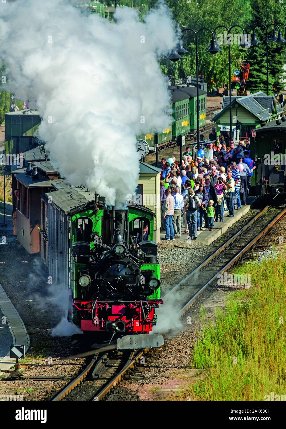 Radebeul : Schmalspurbahn Radebeul Ost-Radeburg, hier : Dampflokomotive im Bahnhof, Radebeul Sachsen | conditions dans le monde entier Banque D'Images