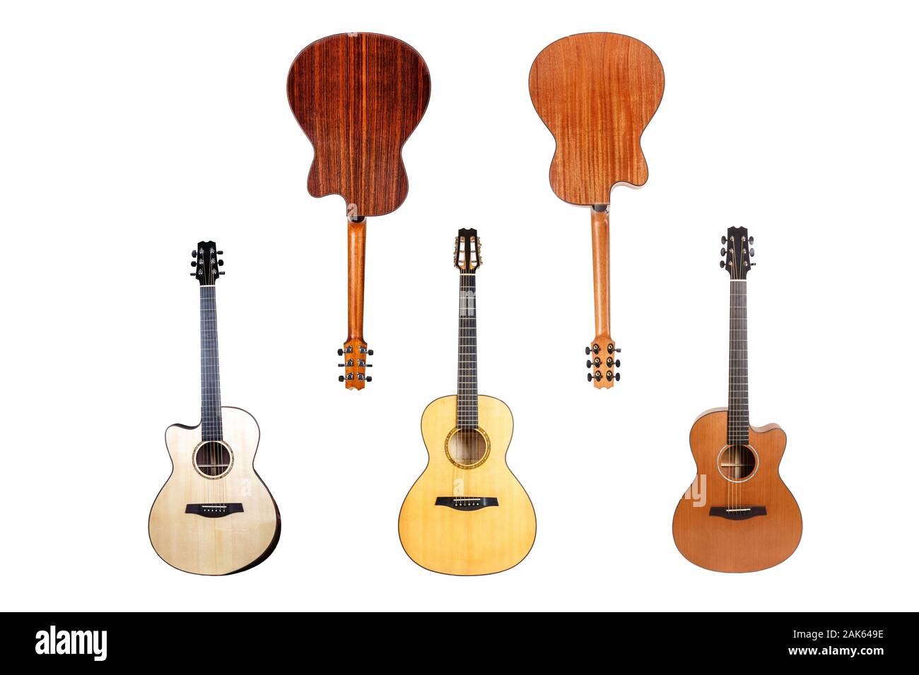 Ensemble de six cordes guitares en bois acoustique isolé sur fond blanc forme de guitare. Banque D'Images