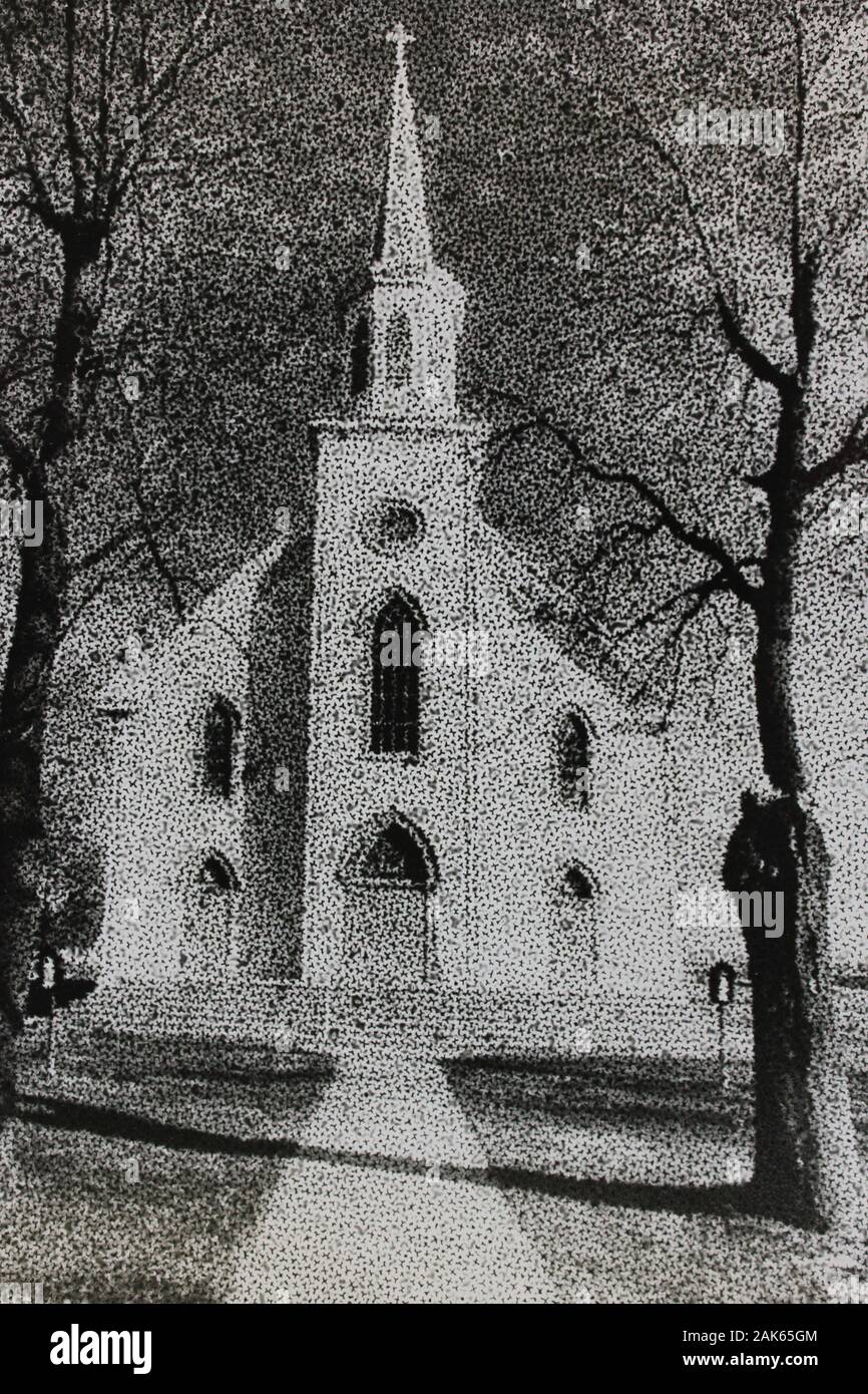 Photographie extrême noir et blanc fin des années 70 d'une Église chrétienne Banque D'Images