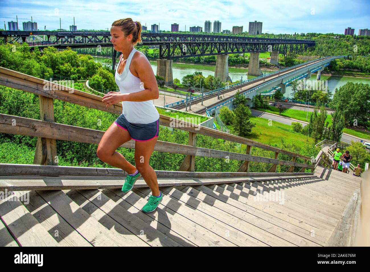 Alberta : Edmonton, Blick vom l'agent Ezio Faraone Park auf die Historic High Level Bridge, Kanada Westen | conditions dans le monde entier Banque D'Images