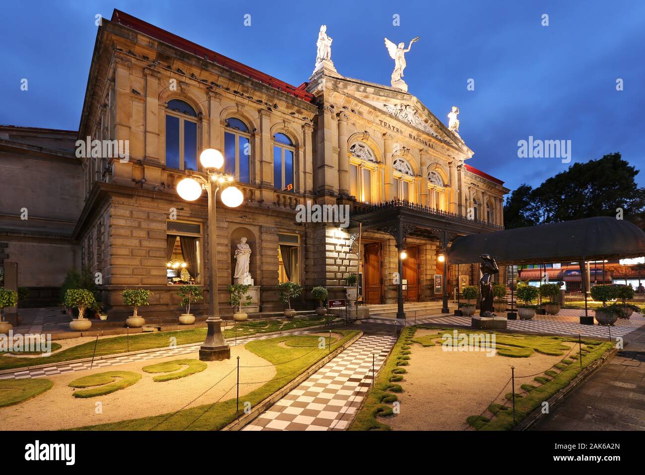 Provinz San Jose San Jose/Stadt : Nationaltheater (Teatro Nacional de Costa Rica) im Zentrum der Stadt, Costa Rica dans le monde entier d'utilisation | Banque D'Images