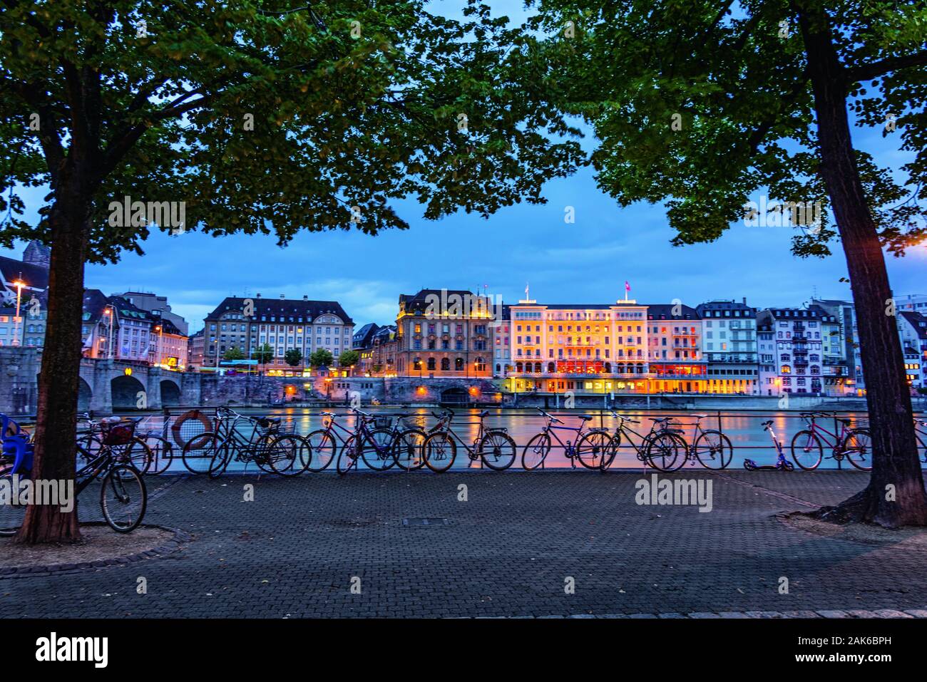 Canton Bâle-Ville : Blick von Petit Bâle auf die Altstadt von grand-Bâle, Schweiz | utilisée dans le monde entier Banque D'Images