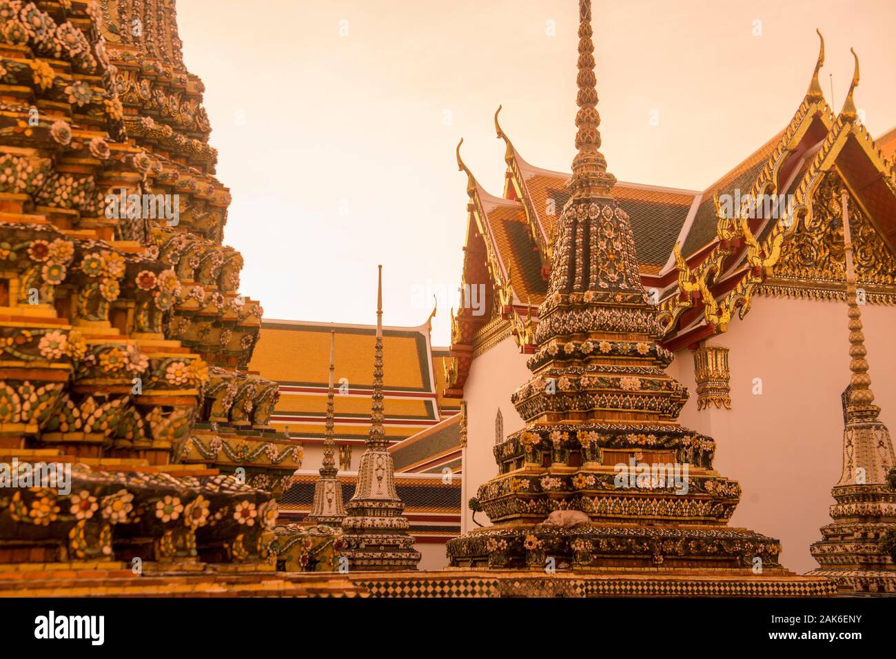 Le Wat Pho à la ville de Bangkok en Thaïlande en Asie Southest. Thaïlande, Bangkok, novembre, 2019 Banque D'Images
