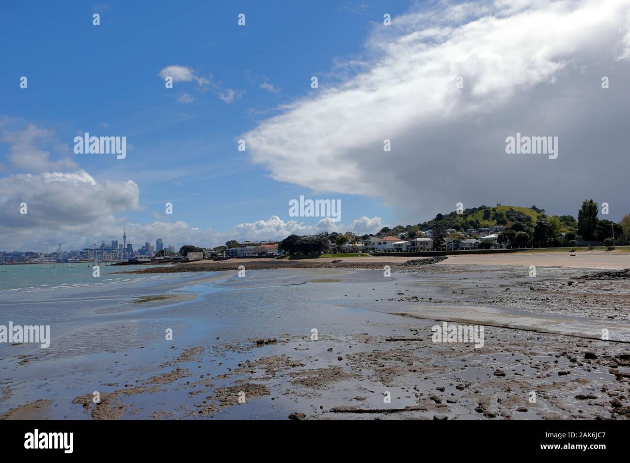 Vue sur les gratte-ciel d'Auckland et le quartier des affaires depuis Devonport, Auckland, Nouvelle-Zélande Banque D'Images