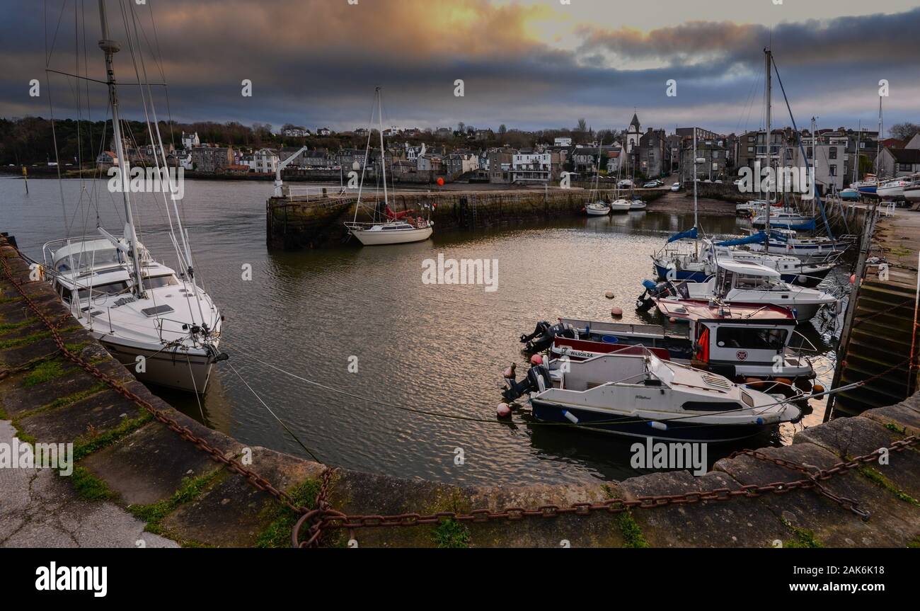 South Queensferry Harbour, sur le Firth of Forth près de la capitale écossaise d'Édimbourg Banque D'Images