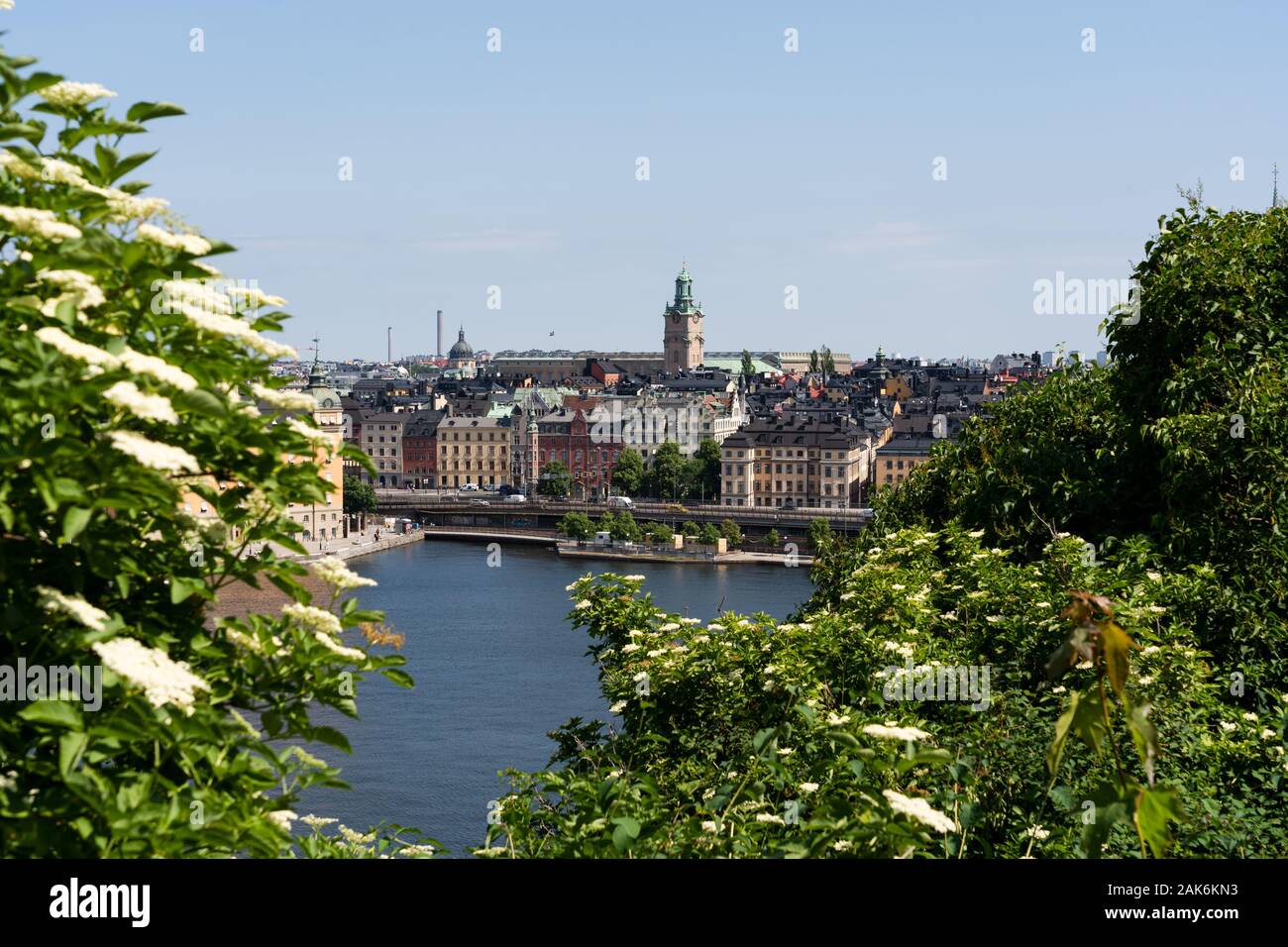 Editorial 06.20.2019 Stockholm Suède au Mariaberget où vous pouvez voir la vieille ville et une journée ensoleillée sur Riddarholmen Banque D'Images
