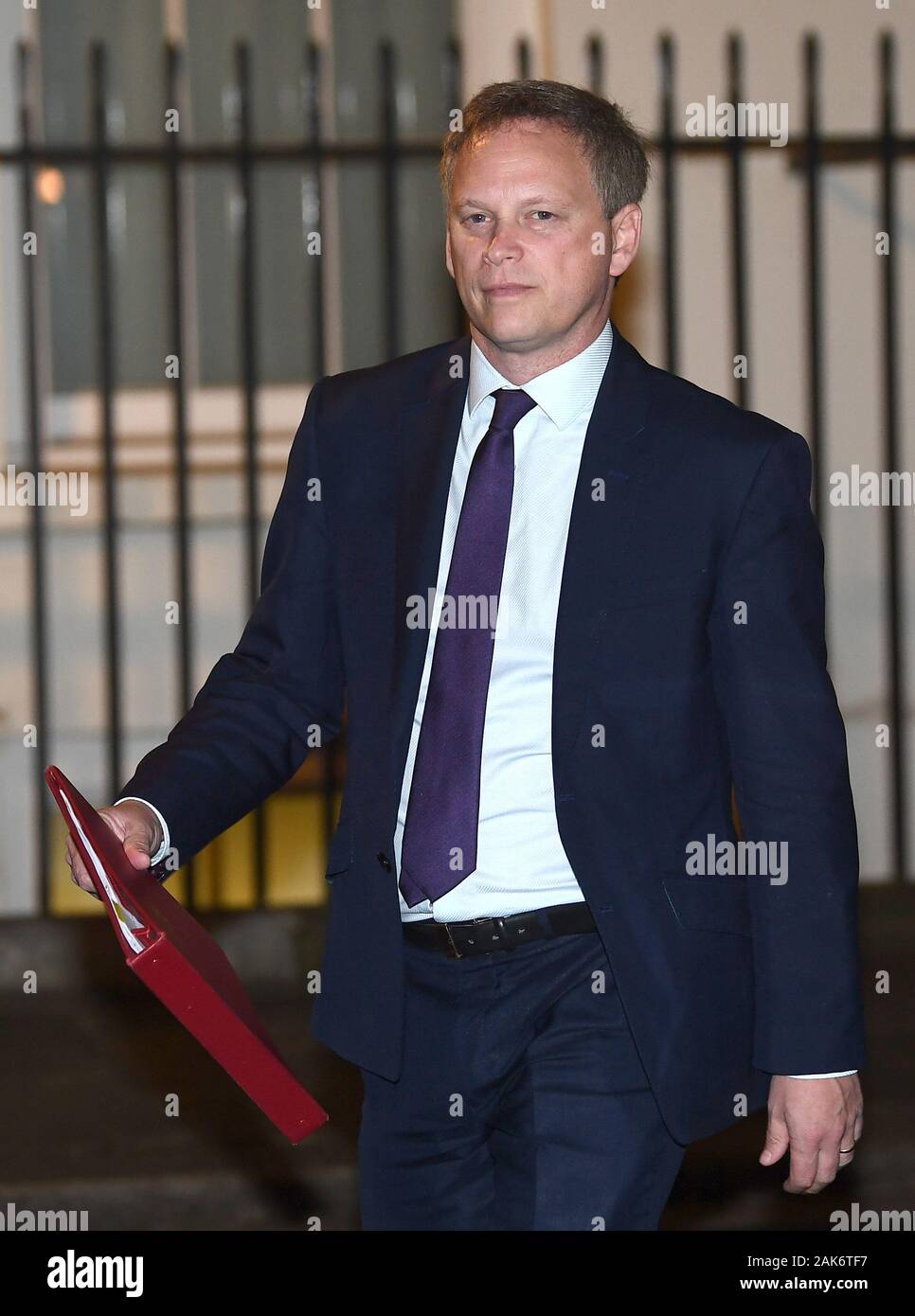 Grant Shapps Secrétaire des transports en laissant 10 Downing Street, Londres , à la suite de la réunion du Conseil national de sécurité. Banque D'Images