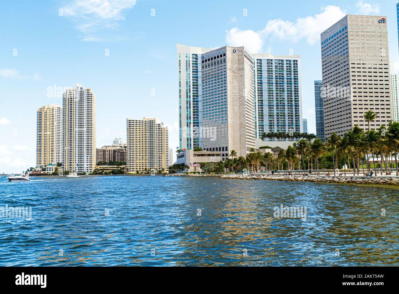 Miami Florida, Bayfront Park, Biscayne Bay Water, centre-ville, horizon, gratte-ciel gratte-ciel gratte-ciel bâtiment bâtiments bureaux, ville horizon Banque D'Images