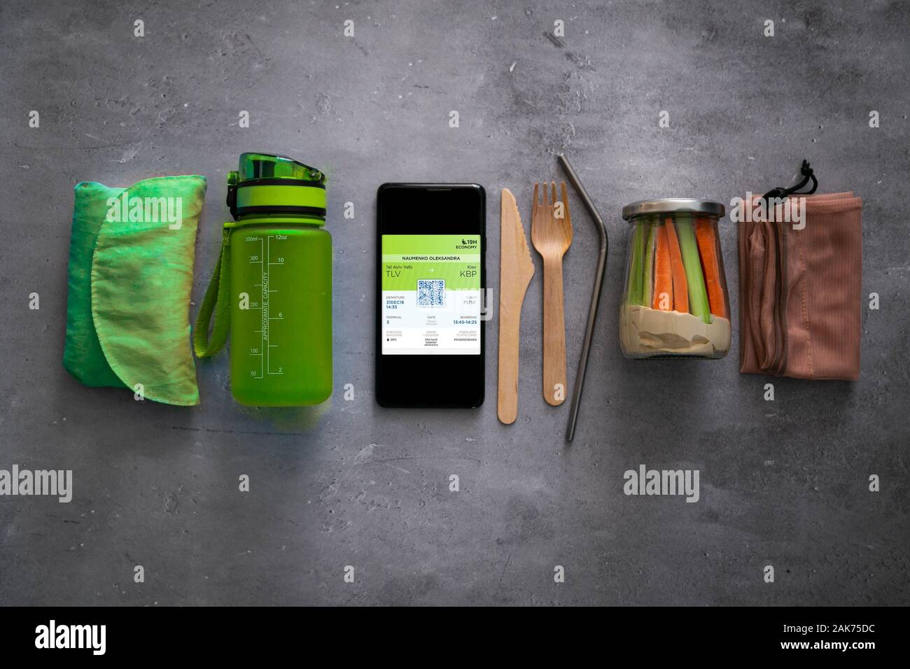 Zéro déchets travel concept - essentiel pour un minimum d'impact négatif lors d'un voyage Banque D'Images