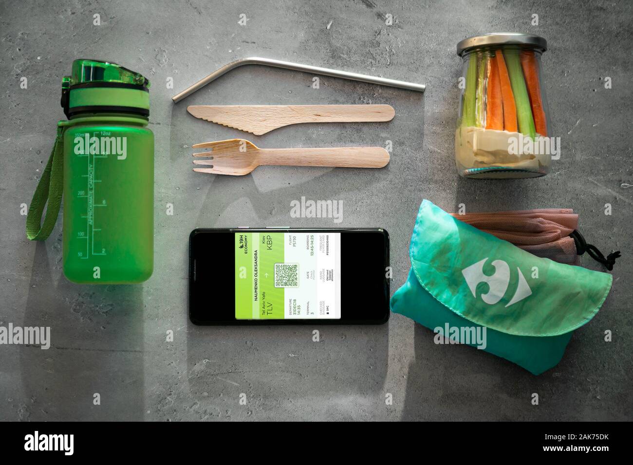 Zéro déchets travel concept - essentiel pour un minimum d'impact négatif lors d'un voyage Banque D'Images