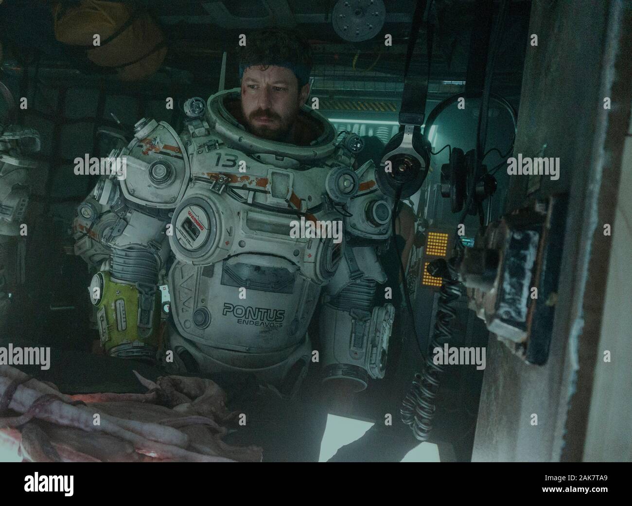 DATE DE SORTIE : Janvier 10, 2020 Title : Sous-marin STUDIO : 20th Century Fox Réalisateur : William Eubank PLOT : Une équipe de chercheurs aquatiques fonctionnent pour obtenir de la sécurité après un tremblement de terre ravage leur laboratoire souterrain. Mais l'équipage n'a plus que l'océan des fonds marins à la peur. Avec : JOHN GALLAGHER JR. . (Crédit Image : © Twentieth Century Fox/photos) Banque D'Images