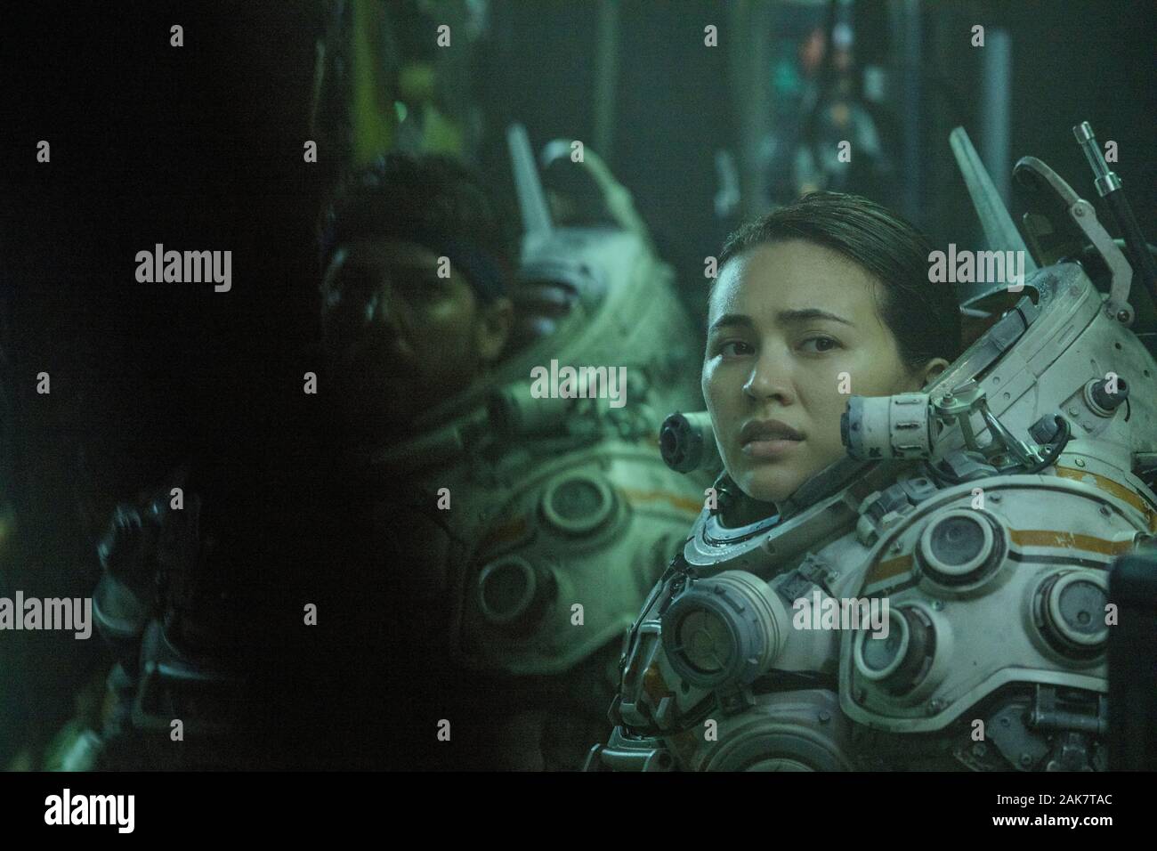 DATE DE SORTIE : Janvier 10, 2020 Title : Sous-marin STUDIO : 20th Century Fox Réalisateur : William Eubank PLOT : Une équipe de chercheurs aquatiques fonctionnent pour obtenir de la sécurité après un tremblement de terre ravage leur laboratoire souterrain. Mais l'équipage n'a plus que l'océan des fonds marins à la peur. Avec : JESSICA HENWICK comme Emily. (Crédit Image : © Twentieth Century Fox/photos) Banque D'Images