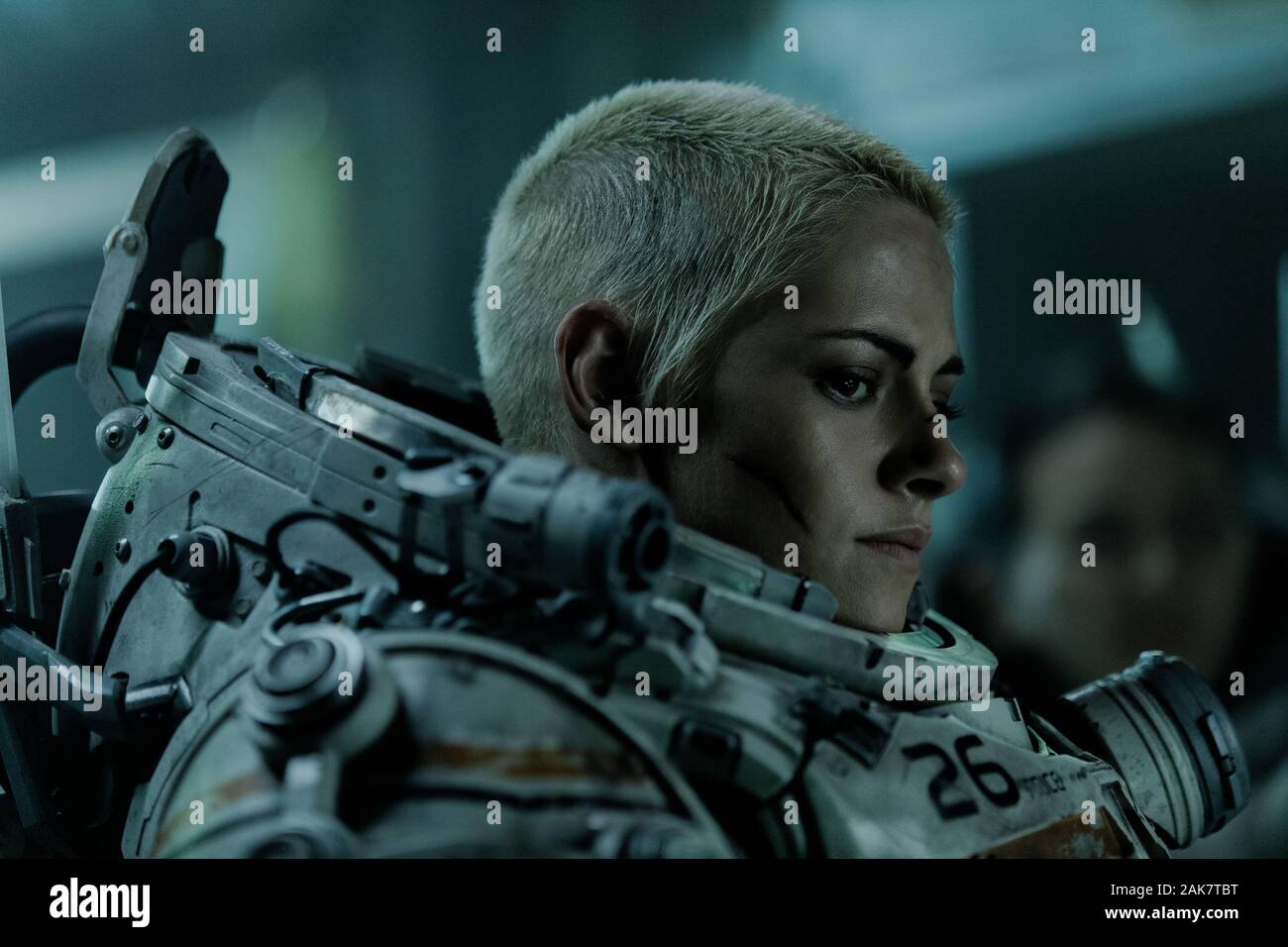 DATE DE SORTIE : Janvier 10, 2020 Title : Sous-marin STUDIO : 20th Century Fox Réalisateur : William Eubank PLOT : Une équipe de chercheurs aquatiques fonctionnent pour obtenir de la sécurité après un tremblement de terre ravage leur laboratoire souterrain. Mais l'équipage n'a plus que l'océan des fonds marins à la peur. Avec : Kristen Stewart comme Norah. (Crédit Image : © Twentieth Century Fox/photos) Banque D'Images