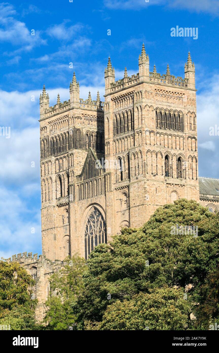 Une vue de la cathédrale de Durham dans la ville historique de Durham, County Durham, Angleterre du Nord-Est, Royaume-Uni Banque D'Images