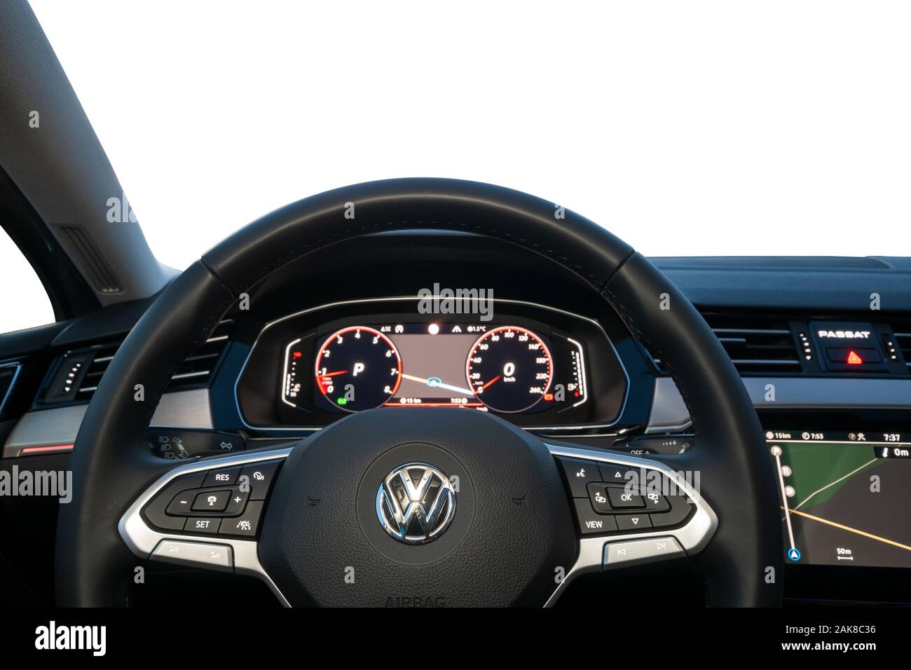Et l'intérieur du cockpit isolés une Volkswagen Passat voiture sur un fond blanc Banque D'Images