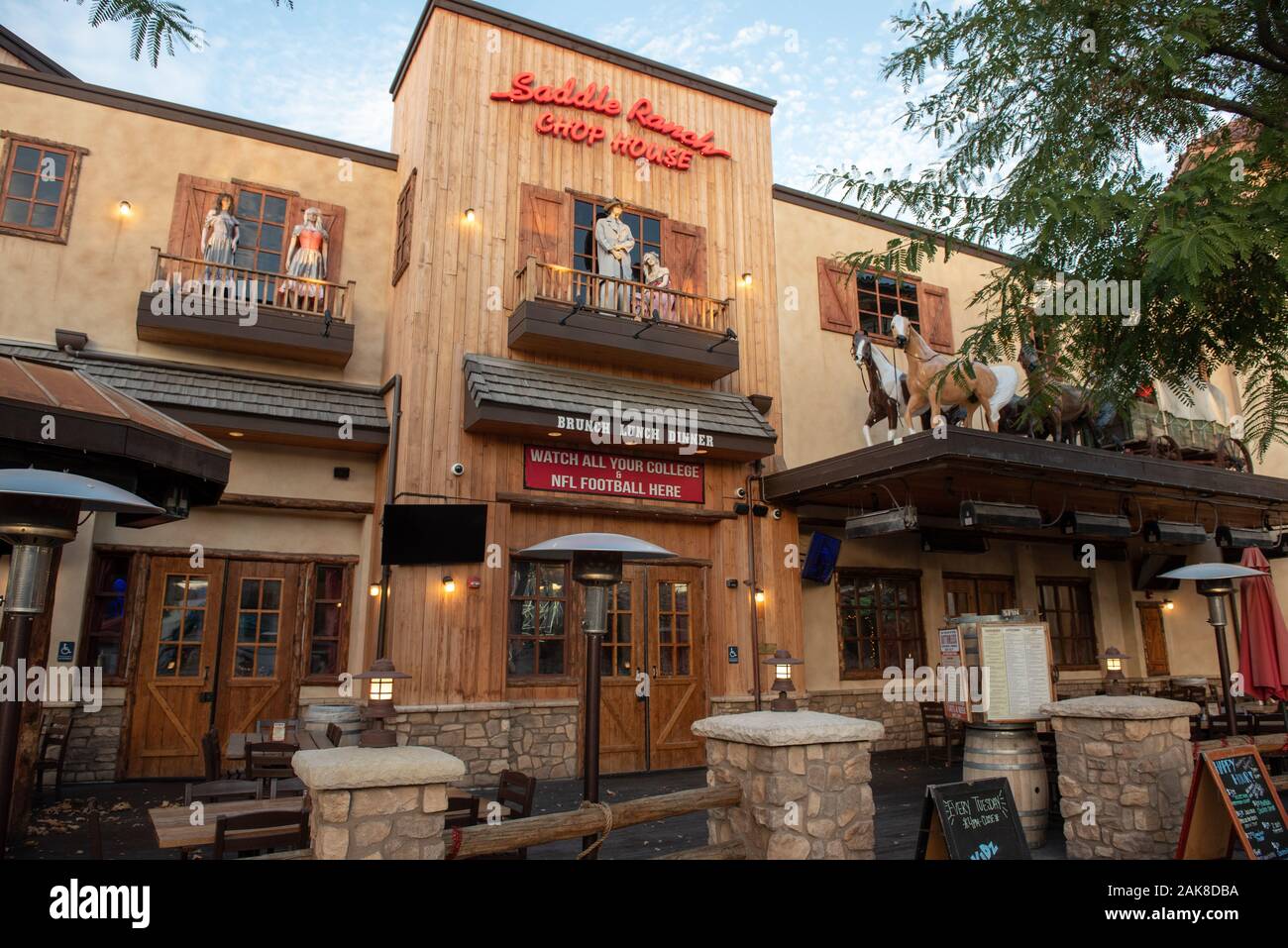 01/01/2020 - Santa Clarita , CA: Saddle Ranch CHOP House restaurant design avant à Santa Clarita, CA , États-Unis. Banque D'Images