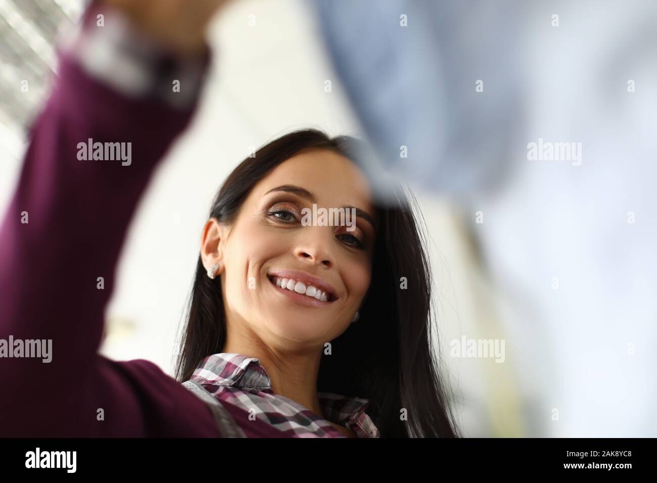 Adorable couturière talentueuse femme Banque D'Images