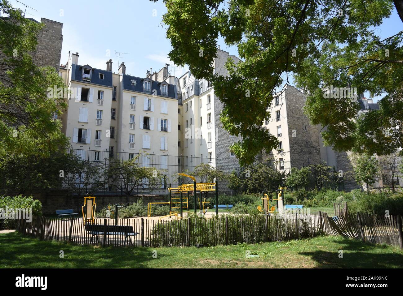 Paris (France) : "square du Clos-Feuquieres" Park dans le 15ème arrondissement de Paris (quartier) Banque D'Images