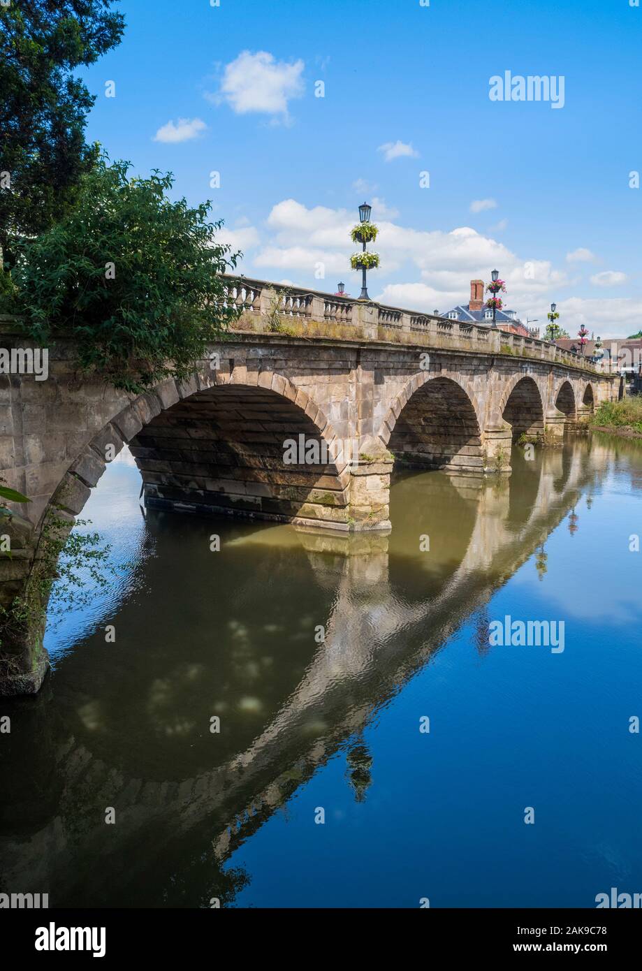 Welsh pont sur la rivière Severn à Shrewsbury, Shropshire. Banque D'Images