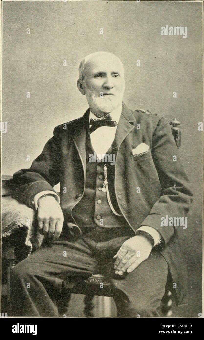 Sur cinq mers et océans, de New York à Bangkok, Siam, et revenir quelques souvenirs . Le capitaine THOMAS MILLER. Sur cinq mers et océans. De NEW YORK À BANGKOK, NKW, SIAlVt • ET RETOUR. SOIVIE REIVIINISCENCESBY THOMAS MILLER. NEW YORK : Albert Metz & Co., 22 DEDICATfiD à St. Piatt son FrIENDSIN la New York Life Insurance Company, l ?-7322-1 DS PRÉFACE. Cette petite histoire de quelques ans andtravel résidence à l'Est a été écrit à l'solici-tation des auteurs amis. Il n'est pas claimto grande distinction littéraire, ni n'aspireto dviivrcs se classent parmi les chefs du Mondeen transformation Banque D'Images