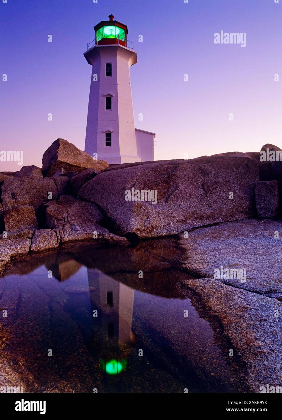 Le phare de Peggy's Cove au coucher du soleil, Peggy's Cove, Nova Scotia, Canada Banque D'Images