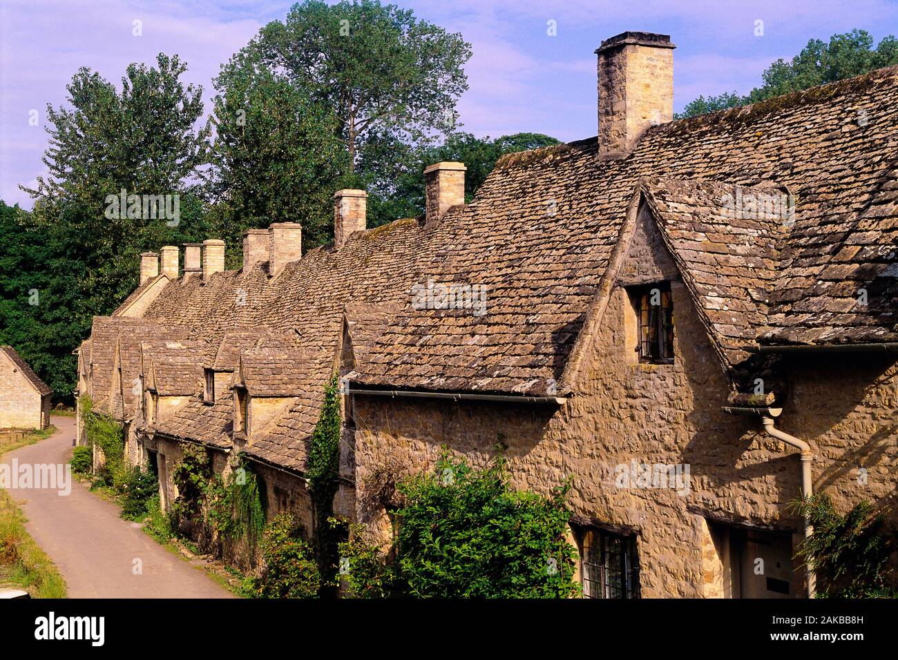 Cottages du 14e siècle, Arlington Row, Bibury, Cotswolds, England, UK Banque D'Images