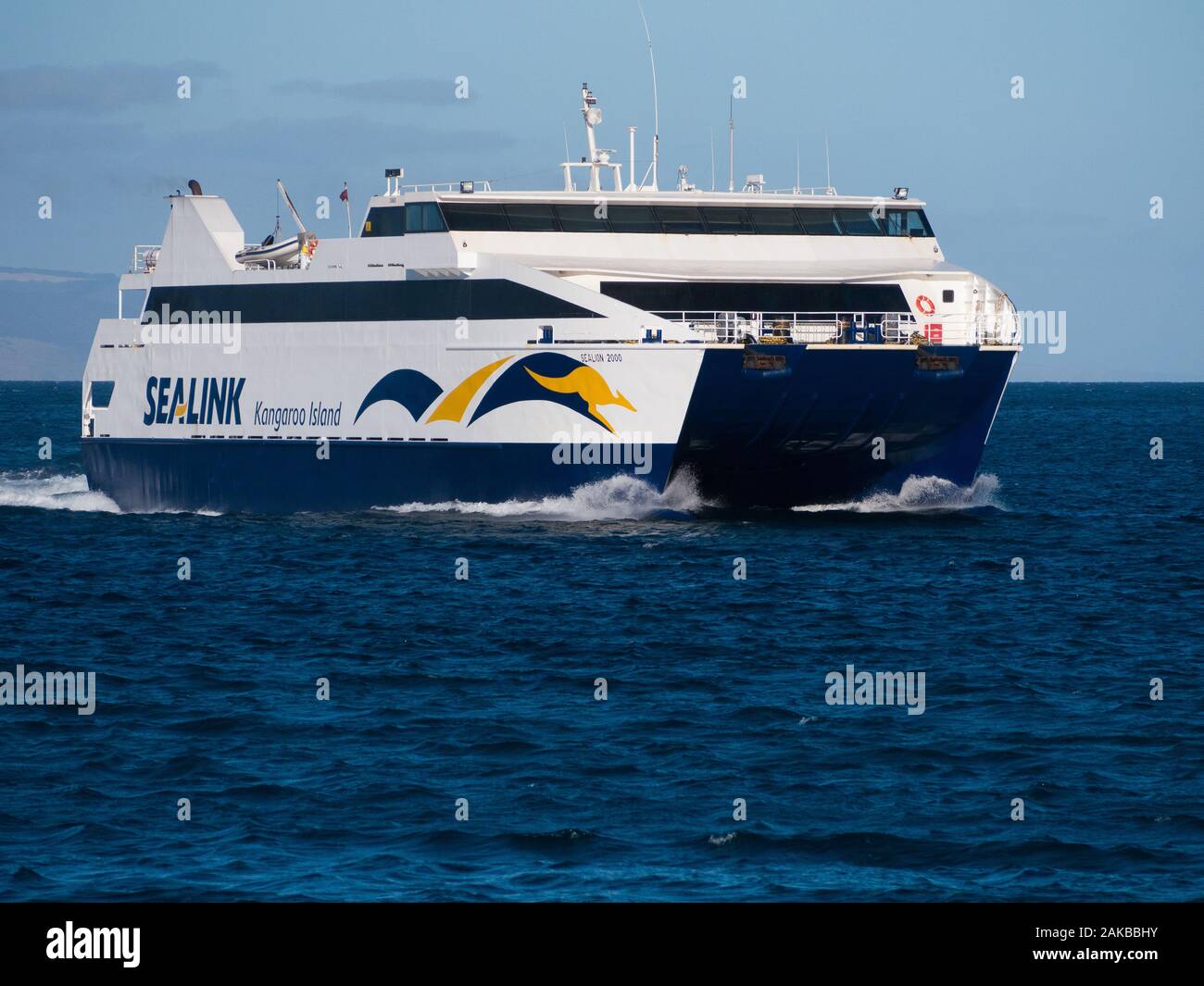 L'arrivée de ferry Sealink à Penneshaw sur une journée ensoleillée sur l'île kangourou en Australie du Sud, Australie. Banque D'Images