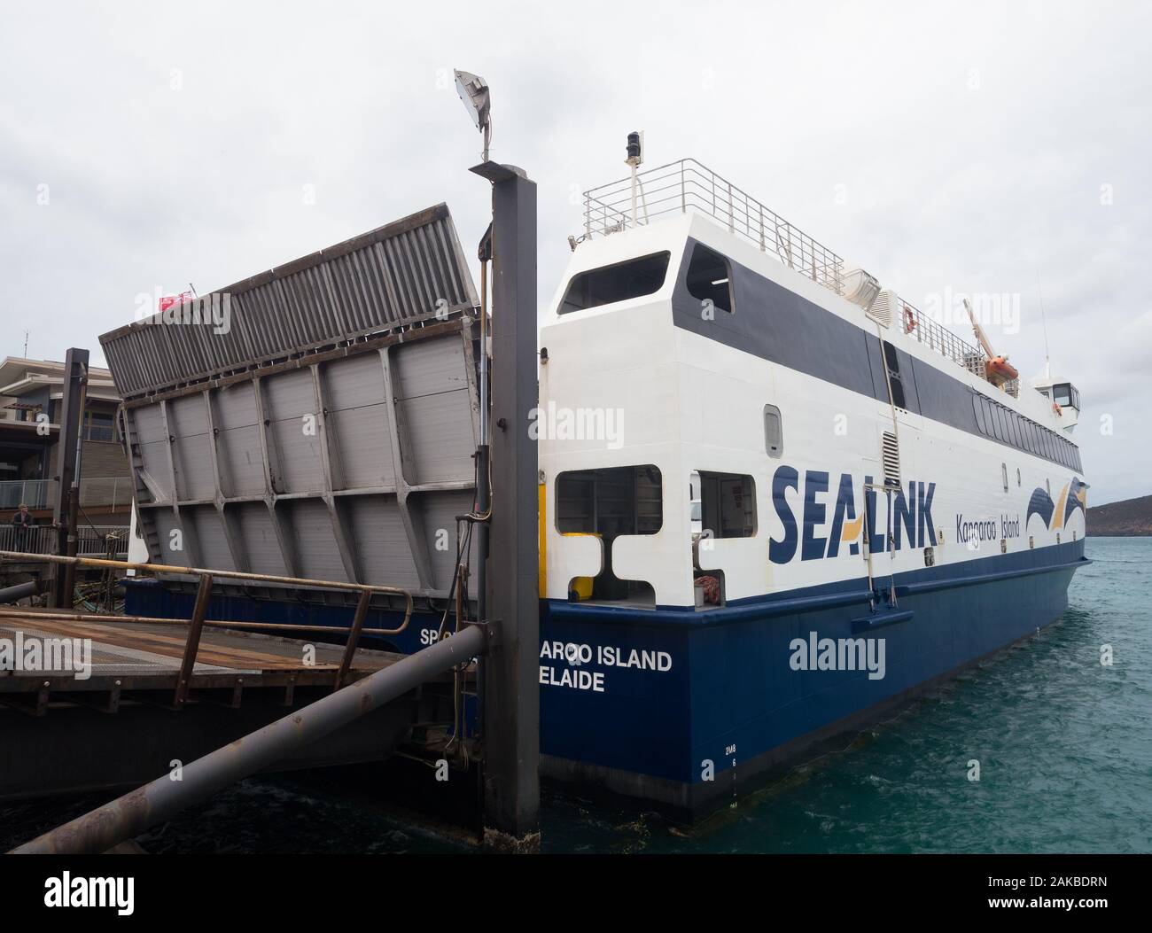 Ferry Sealink se prépare à quitter la jetée de Penneshaw sur Kangaroo Island en Australie du Sud, Australie. Banque D'Images