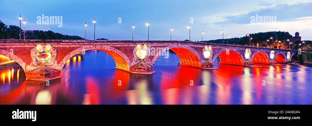 Pont Neuf et à la tombée de la Garonne, Toulouse, France Banque D'Images