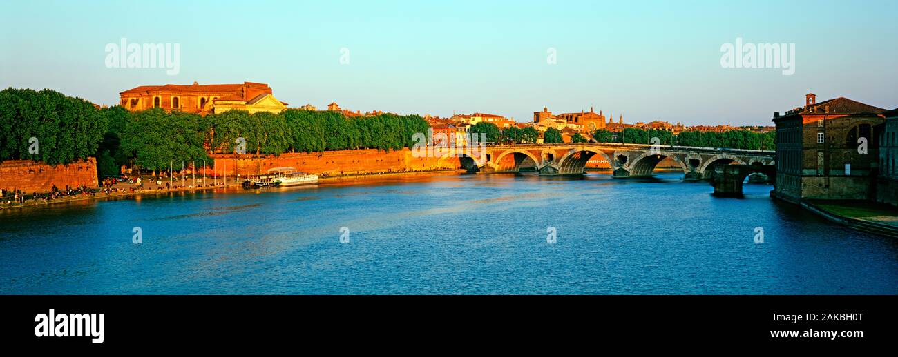 Vue panoramique du Pont Neuf et Garonne, Toulouse, France Banque D'Images