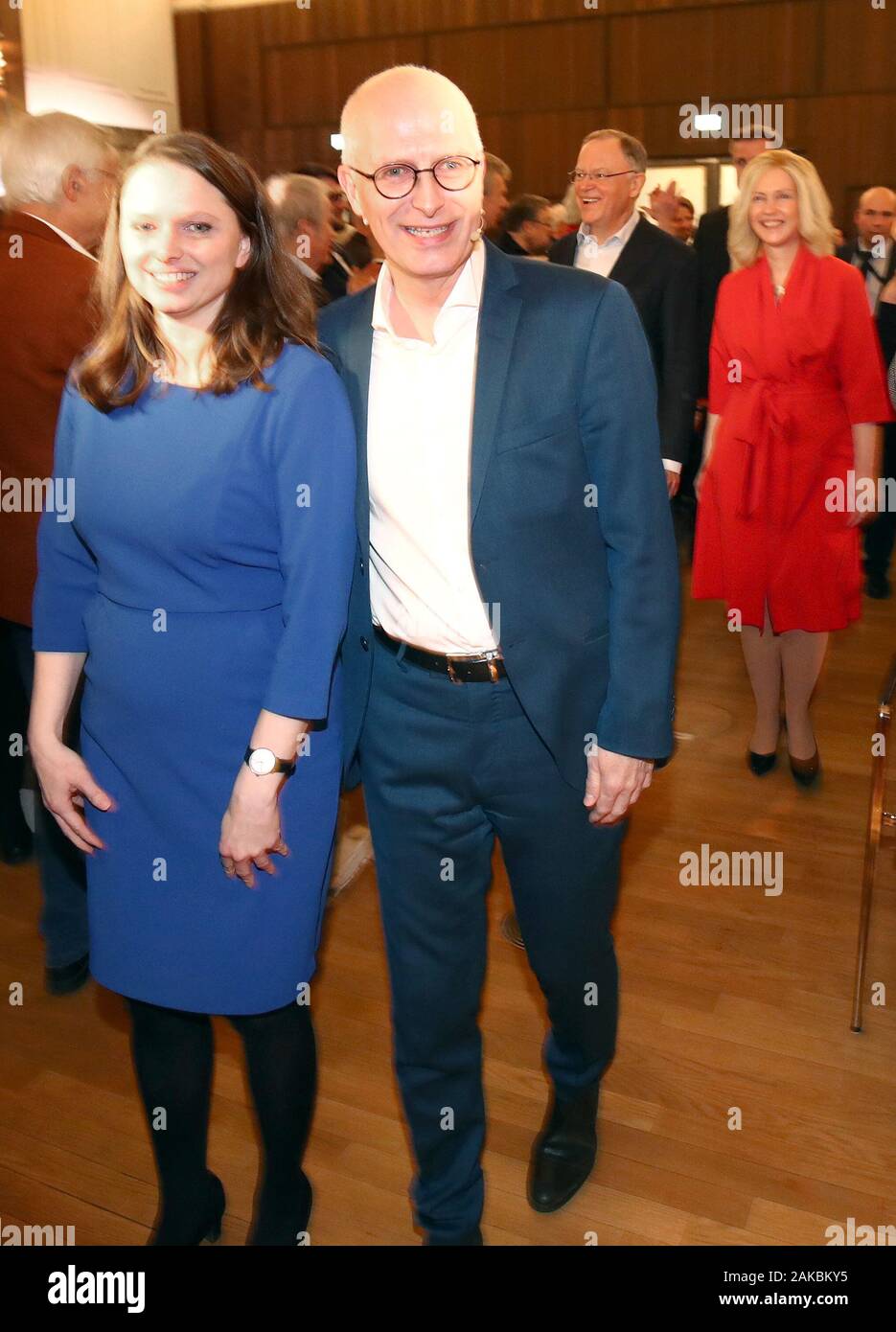 08 janvier 2020, Hambourg : Melanie Leonhard (l-r), l'état de Hambourg, chef du parti SPD Peter Tschentscher (SPD), premier maire de Hambourg et son parti candidat à l'élection d'état, Stephan Weil (SPD), Ministre-président de Basse-Saxe, et Manuela Schwesig (SPD), Ministre-président de Bavière, prendre part à la campagne électorale du SPD Hambourg pour l'élection d'état. Photo : Christian Charisius/dpa Banque D'Images
