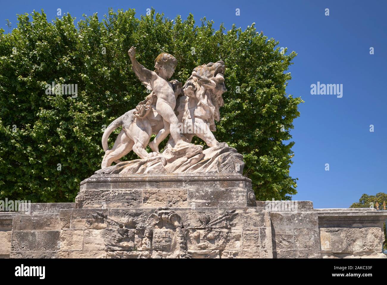 La France, Hérault, Montpellier, centre historique, du Peyrou Royal square, Injalbert statue, les enfants des lions, à l'entrée du jardin Banque D'Images