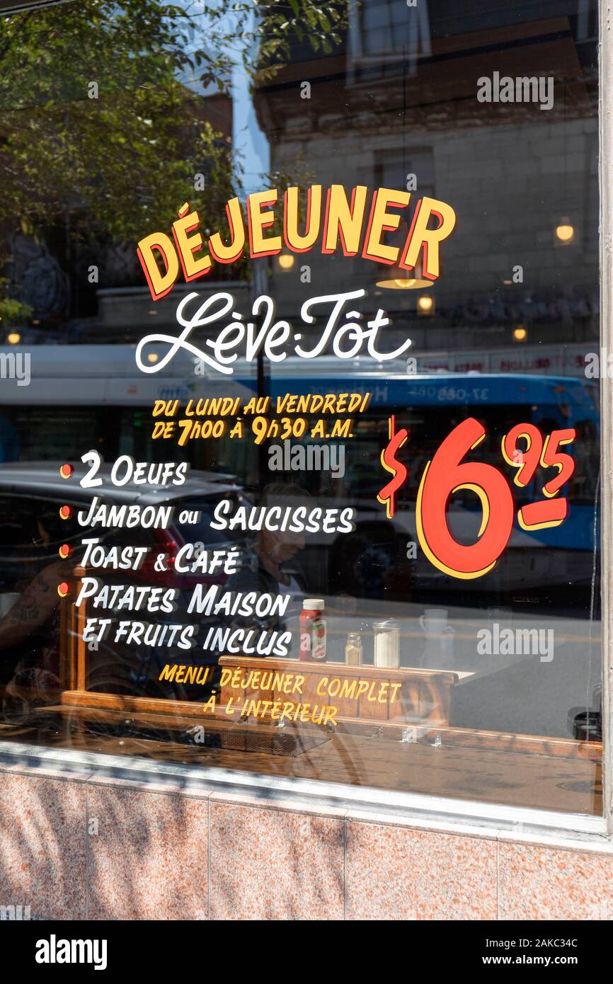 Canada, Province de Québec, Montréal, Le Plateau-Mont-Royal, célèbre restaurant de viande fumée et traiteur Menu Contextuel Banque D'Images
