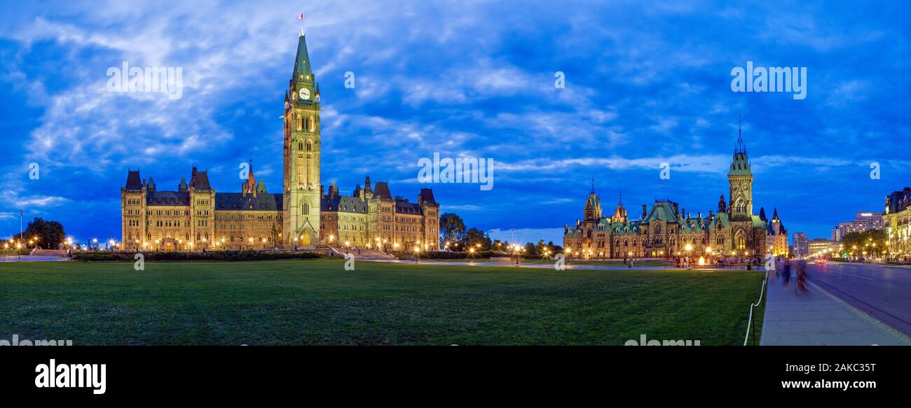 Canada, Province de l'Ontario, Ottawa la capitale du pays, le Parlement de nuit Banque D'Images