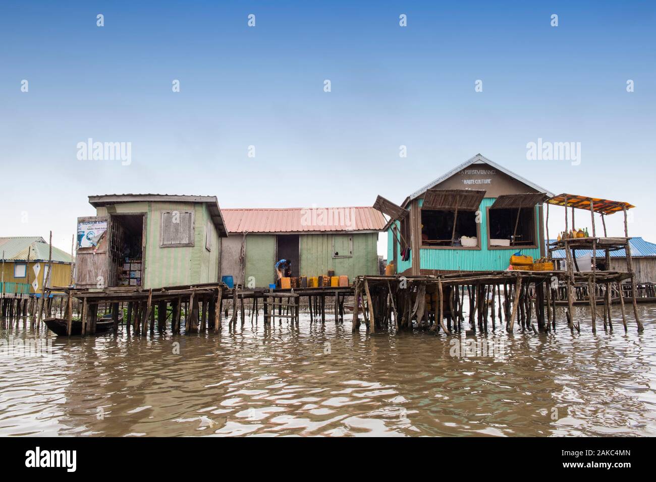 Le Bénin, ville au bord du lac de Ganvié, l'essence shop Banque D'Images