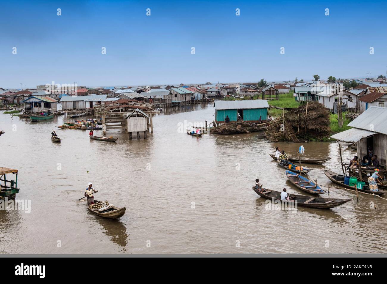 Le Bénin, ville au bord du lac de Ganvié, habitants downtown Banque D'Images