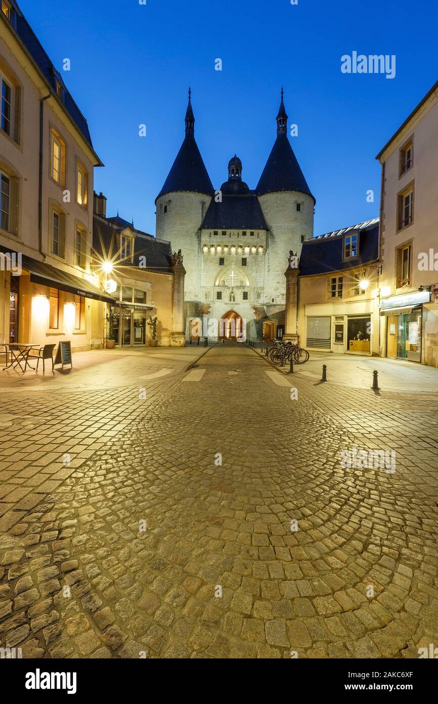 France, Meurthe et Moselle, Nancy, le 14e siècle porte de la Craffe construit à l'époque médiévale à partir de la grande rue (Grande Rue) Banque D'Images