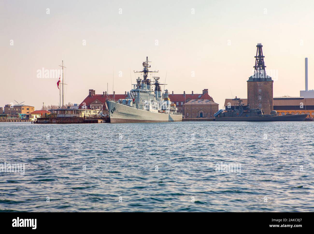 Navires de guerre dans le port de Copenhague Banque D'Images