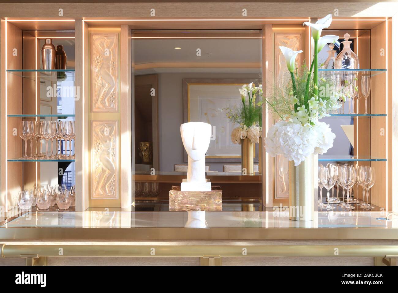 France, Paris, l'Avenue Georges V, l'Hôtel Prince de Galles (Marriott) inauguré en 1929, suite Lalique conçu par le designer Patrick Hellmann Banque D'Images