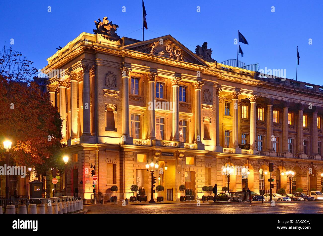 France, Paris, région classée au Patrimoine Mondial de l'UNESCO, de la Place de la Concorde, l'Hôtel Crillon Banque D'Images