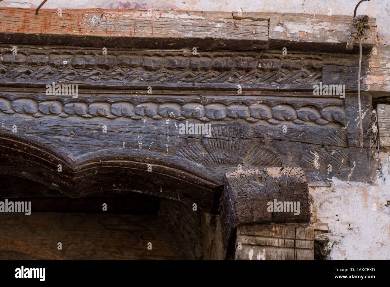 Decrative Éléments de maisons de Kagbeni village, un pont entre Mustang inférieur et supérieur dans la vallée de Kali Gandaki river. Le Népal. Banque D'Images